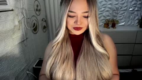 Snapshot of gorgeousamandarose chatting on October 9, 3:01 am Amanda rose online show from October 9, 3:01 am