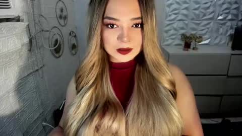 Snapshot of gorgeousamandarose chatting on October 2, 3:27 am Amanda rose online show from October 2, 3:27 am