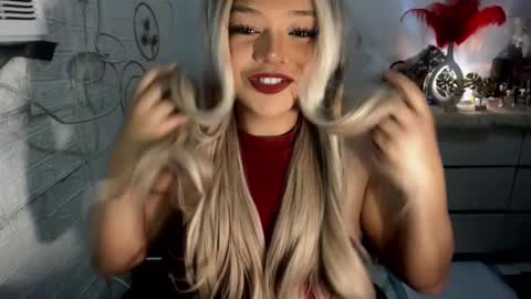 Snapshot of gorgeousamandarose chatting on February 17, 5:34 pm Amanda rose online show from February 17, 5:34 pm