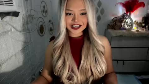 Snapshot of gorgeousamandarose chatting on February 16, 8:22 pm Amanda rose online show from February 16, 8:22 pm