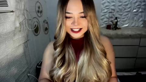Snapshot of gorgeousamandarose chatting on October 14, 6:27 am Amanda rose online show from October 14, 6:27 am