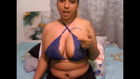 gorgeouslips10 online show from June 5, 4:12 pm