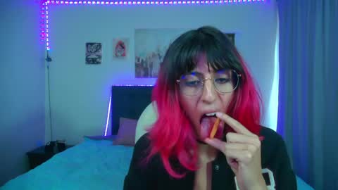 goth_minerva online show from April 1, 2:03 pm