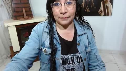 Snapshot of grace_mature_milf chatting on October 22, 10:51 am grace_mature_milf online show from October 22, 10:51 am
