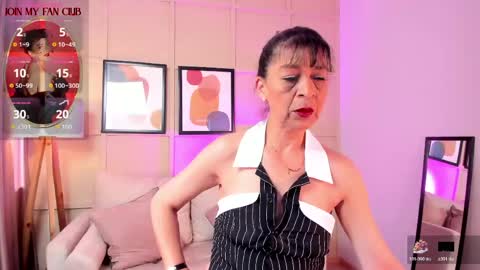 Zuly online show from March 21, 8:35 pm