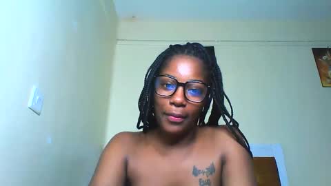 Snapshot of graceessy chatting on January 21, 5:16 am graceessy online show from January 21, 5:16 am