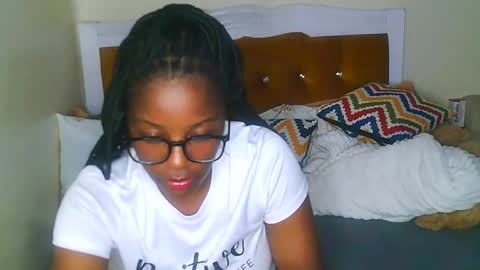 Snapshot of graceessy chatting on January 20, 11:43 pm graceessy online show from January 20, 11:43 pm