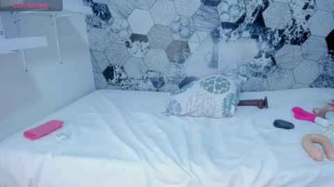 Mi Name is violeta  online show from October 4, 12:52 am