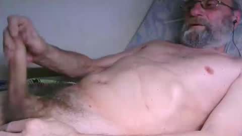 Snapshot of grandpa_mark chatting on October 16, 7:46 pm Mark online show from October 16, 7:46 pm