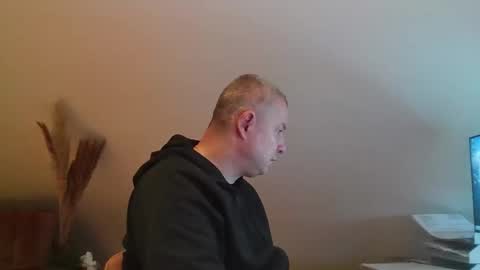 grau197077 online show from February 2, 8:21 am