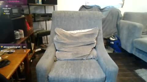 Gray lone wolf online show from April 13, 1:04 pm