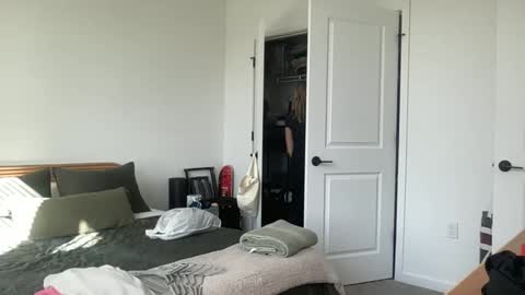 mila 3 online show from October 25, 7:36 pm