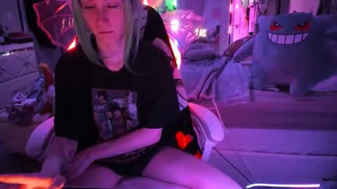 GreenEyedLovexo online show from December 2, 5:37 am