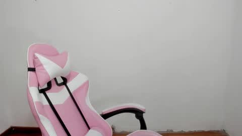 Snapshot of greicy_rouse chatting on January 17, 1:56 pm greicy_rouse online show from January 17, 1:56 pm