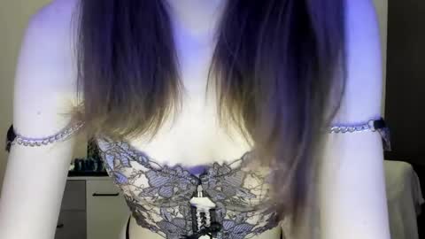 Greta online show from February 21, 9:40 pm