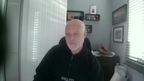 greyfox_6000 online show from February 17, 4:06 pm