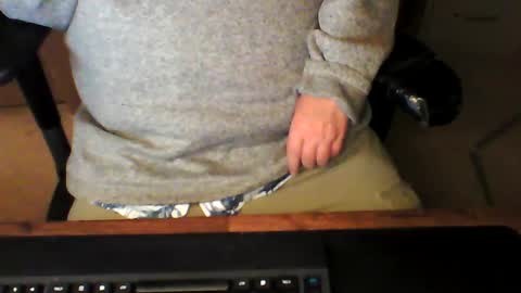 Snapshot of greyghost04 chatting on February 27, 6:02 am greyghost04 online show from February 27, 6:02 am