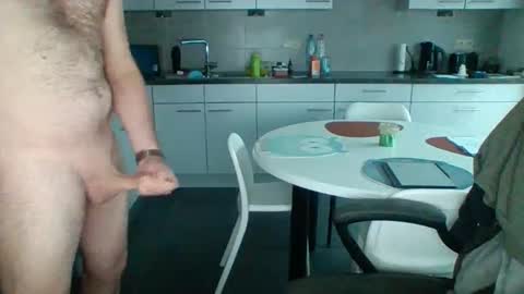 Snapshot of griesie chatting on December 12, 2:22 pm Griesie online show from December 12, 2:22 pm