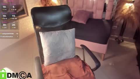    online show from November 8, 8:45 pm