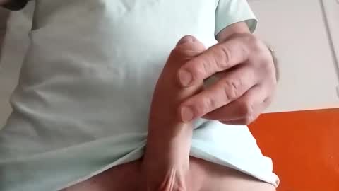 Snapshot of grzegorz34 chatting on January 7, 12:20 pm Greg online show from January 7, 12:20 pm