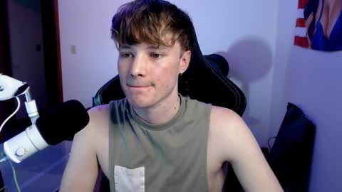 gucciboi4 online show from March 2, 4:28 am