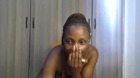 Miss Incredible online show from April 1, 1:23 pm