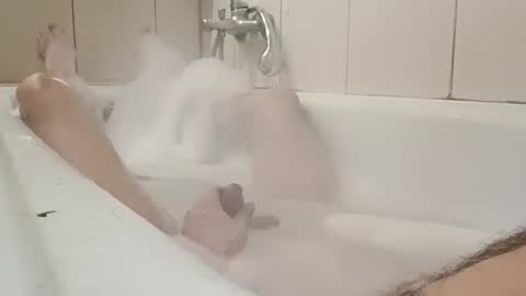 Snapshot of gunwo80 chatting on February 23, 7:33 am gunwo80 online show from February 23, 7:33 am