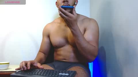 holl latino online show from June 21, 11:44 pm