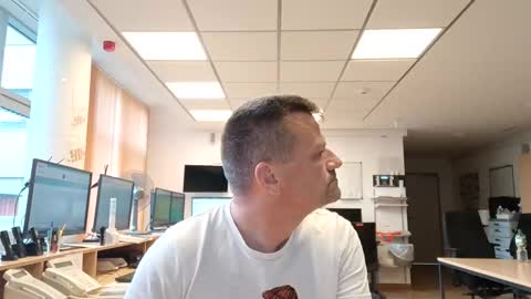 Snapshot of guschidick chatting on September 29, 3:22 pm guschidick online show from September 29, 3:22 pm