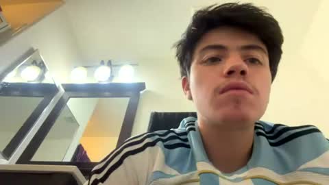 gustavog79 online show from July 20, 9:34 am