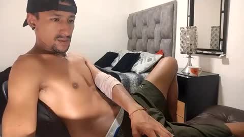 Snapshot of guykarim chatting on September 12, 6:59 am karim online show from September 12, 6:59 am