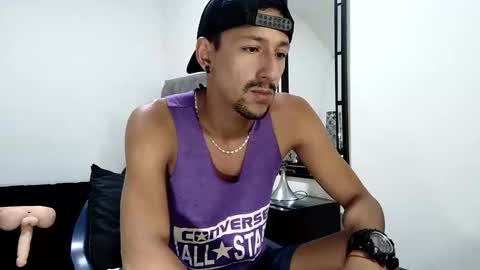 Snapshot of guykarim chatting on January 27, 7:14 am karim online show from January 27, 7:14 am