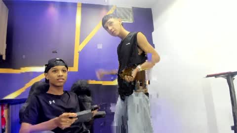 guys_hard_cock online show from April 4, 9:22 pm