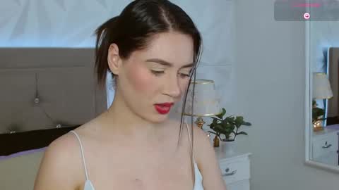 Gwen Drew online show from January 8, 12:44 pm