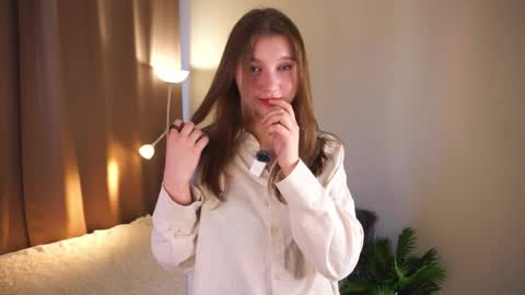 Molly online show from March 31, 5:19 am