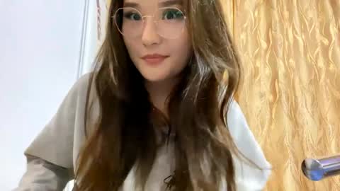 Azumi online show from May 4, 3:18 pm