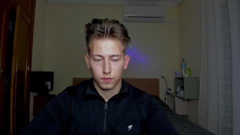 Oliver online show from February 27, 9:14 pm