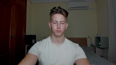 Oliver online show from March 2, 11:20 pm