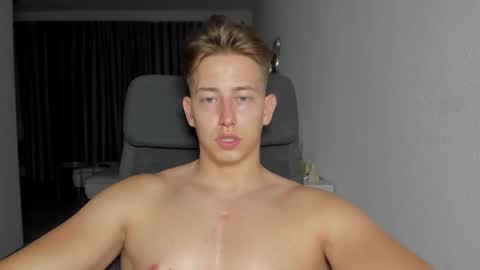 Oliver online show from October 16, 9:02 pm