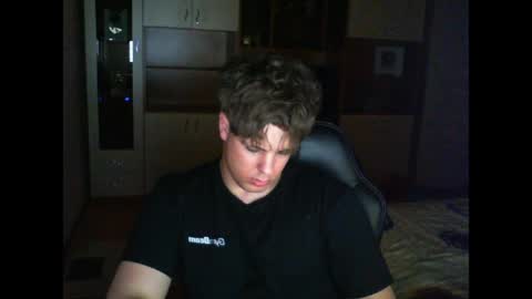 gymguy0505 online show from April 29, 10:03 pm