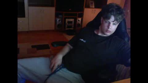 gymguy0505 online show from April 29, 7:46 am