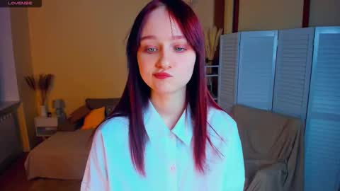 Kelly  Lilly online show from March 22, 7:40 pm