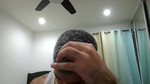 h0nest84 online show from March 2, 5:01 am