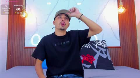 Hadrian Torres online show from April 1, 1:01 pm