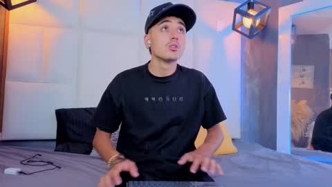 Hadrian Torres online show from March 17, 12:54 pm