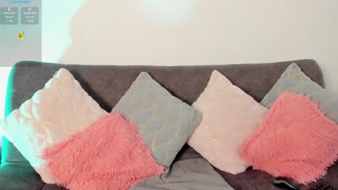 Snapshot of haileebeer_ chatting on February 8, 2:49 pm Hailee online show from February 8, 2:49 pm