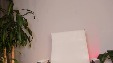 Hailey online show from October 20, 3:33 am