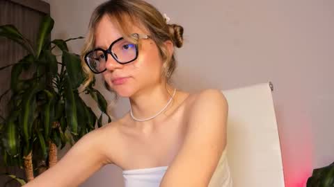 Hailey online show from October 18, 5:00 am