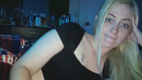 Hailey and d online show from November 3, 6:14 am