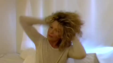 Hailey online show from January 13, 11:49 pm